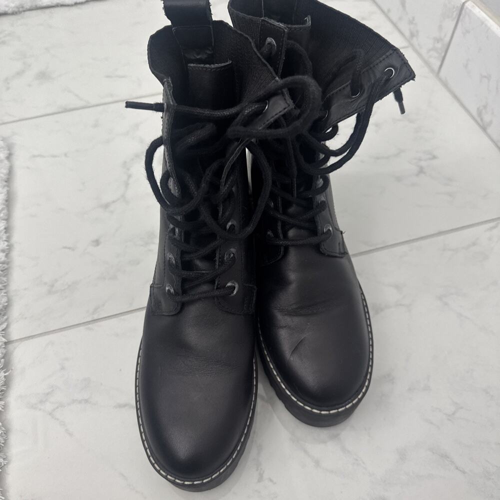 Women’s Size 7.5 Combat Boots